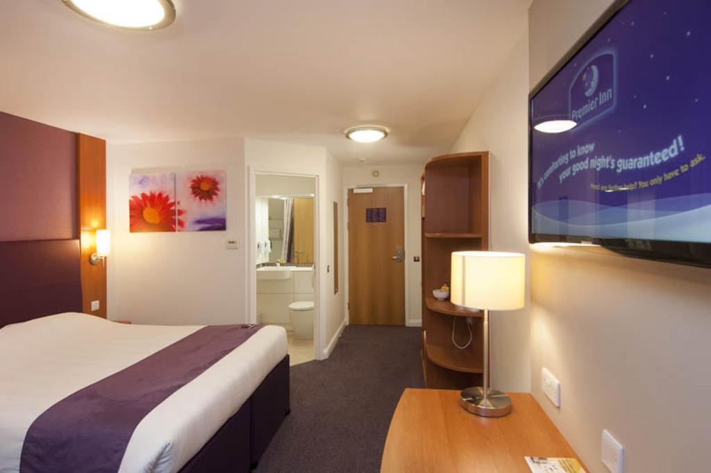 Premier Inn Leamington Spa Town Centre Экстерьер фото
