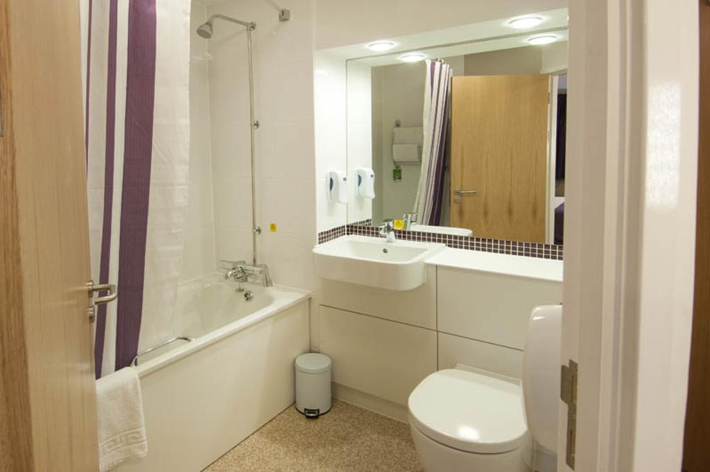 Premier Inn Leamington Spa Town Centre Номер фото